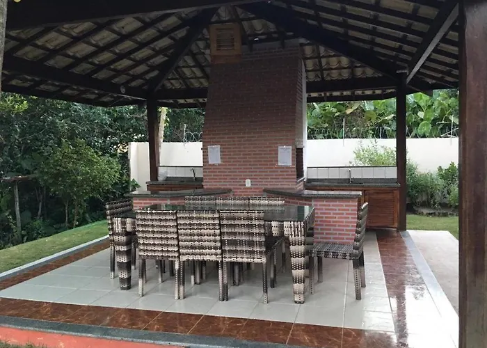 Condomínio Encantador com Piscina ao Lado da Praia Porto Seguro